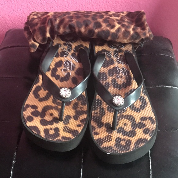 Brighton Shoes - Brighton leopard print flip flops size 9